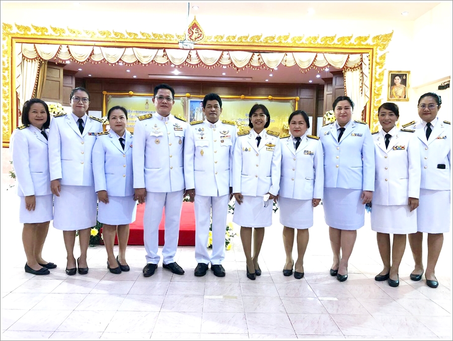 ﻿สำนักงานบังคับคดีกลุ่มจังหวัดที่ 4 (Sandbox) ร่วมพิธีวางพวงมาลาและถวายบังคม เนื่องในวันคล้ายวันสวรรคต พระบาทสมเด็จพระบรมชนกาธิเบศร มหาภูมิพลอดุลยเดชมหาราช บรมนาถบพิตร 13 ตุลาคม 2563